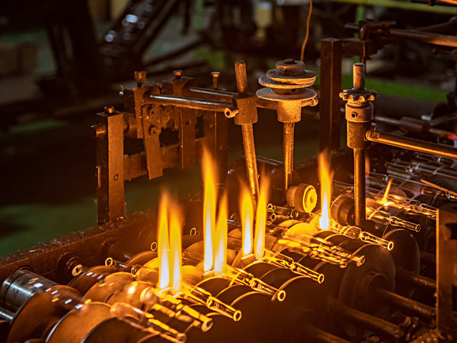 安(ān)瓿生産(chǎn)線(xiàn)